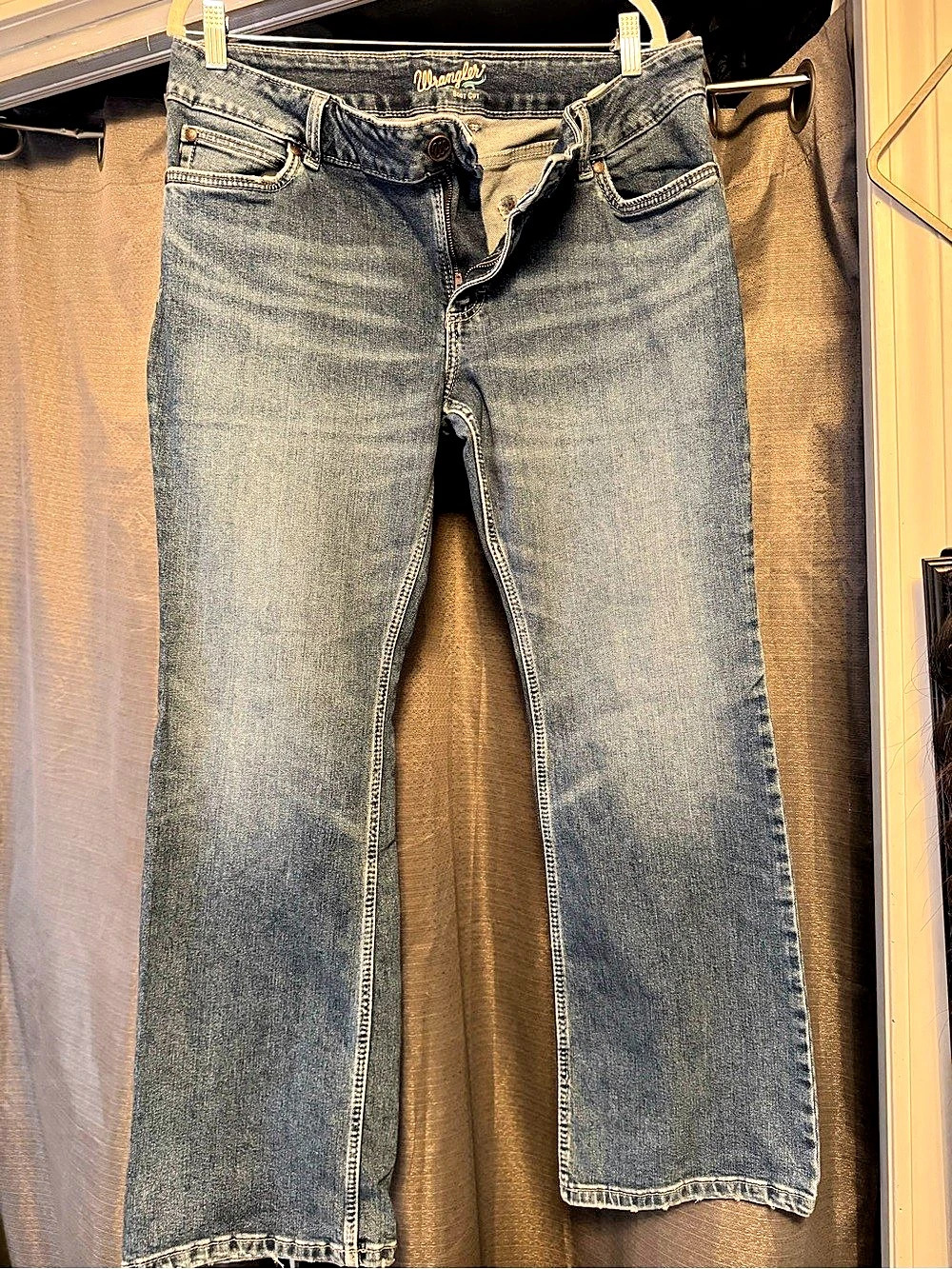 Wrangler Bootcut Blue Jeans 33x32